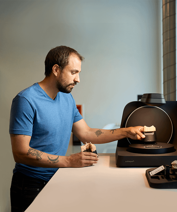 3Shape F8 Lab Scanner - Nowak Digital