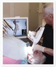 Dentist Svend Carlsen and dental digital system