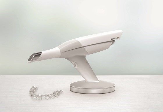 TRIOS intraoral scanner and clear aligner