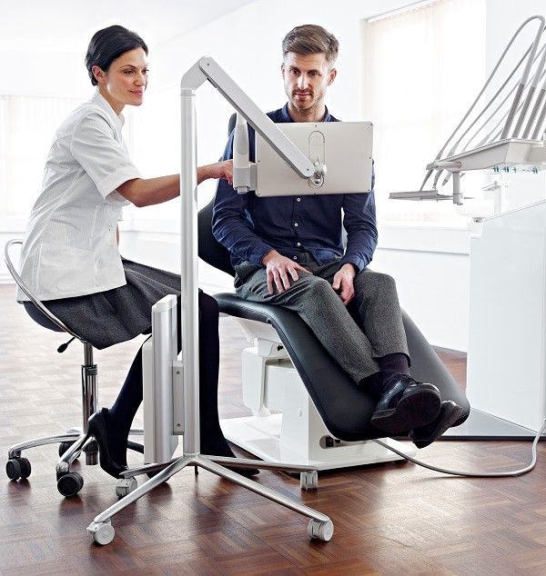3Shape TRIOS MOVE scanner in clinic